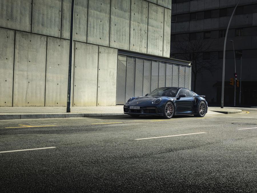  Porsche 911 Turbo (992) 2020 года  (WW) (фото 12 из 12)